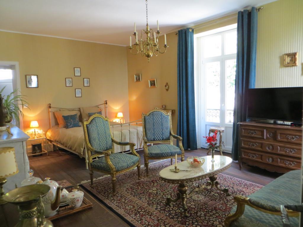 Le Bailli De Montsaugeon Bed and Breakfast Rum bild
