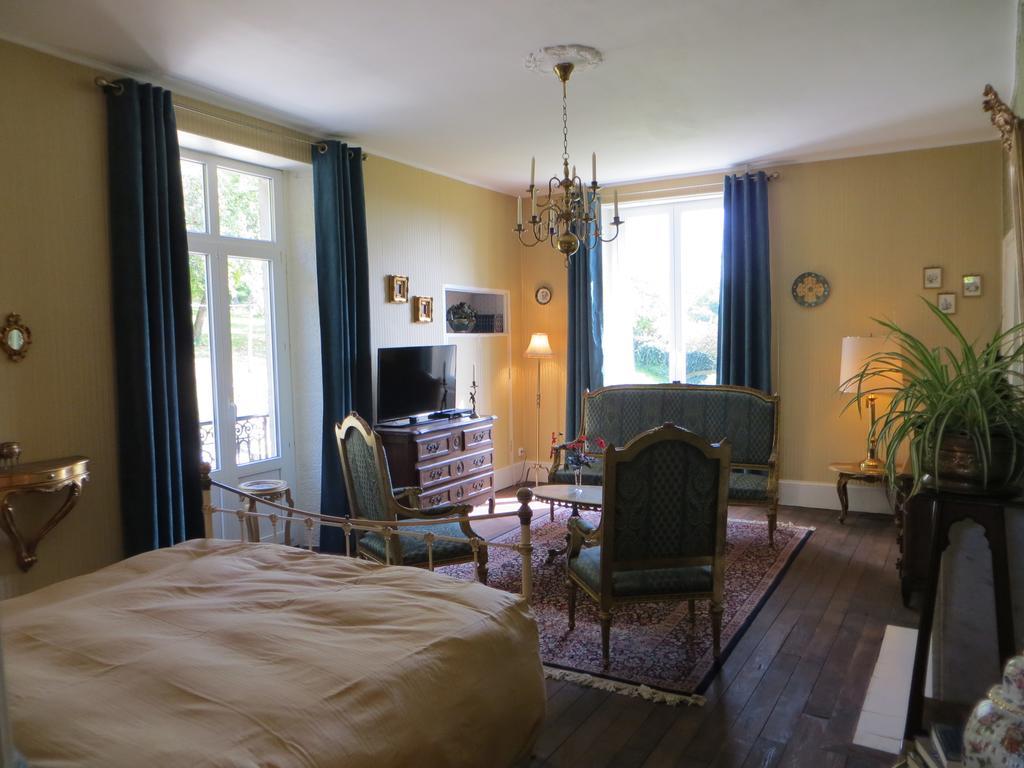 Le Bailli De Montsaugeon Bed and Breakfast Rum bild